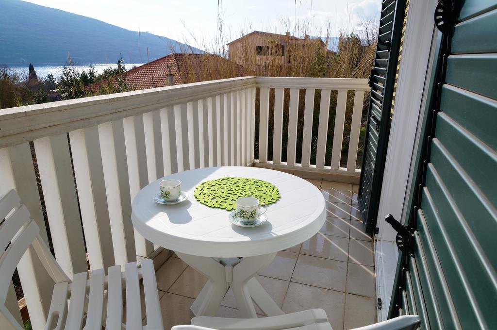 Apartment Begonia Of Kumbor Херцег-Новий Екстер'єр фото