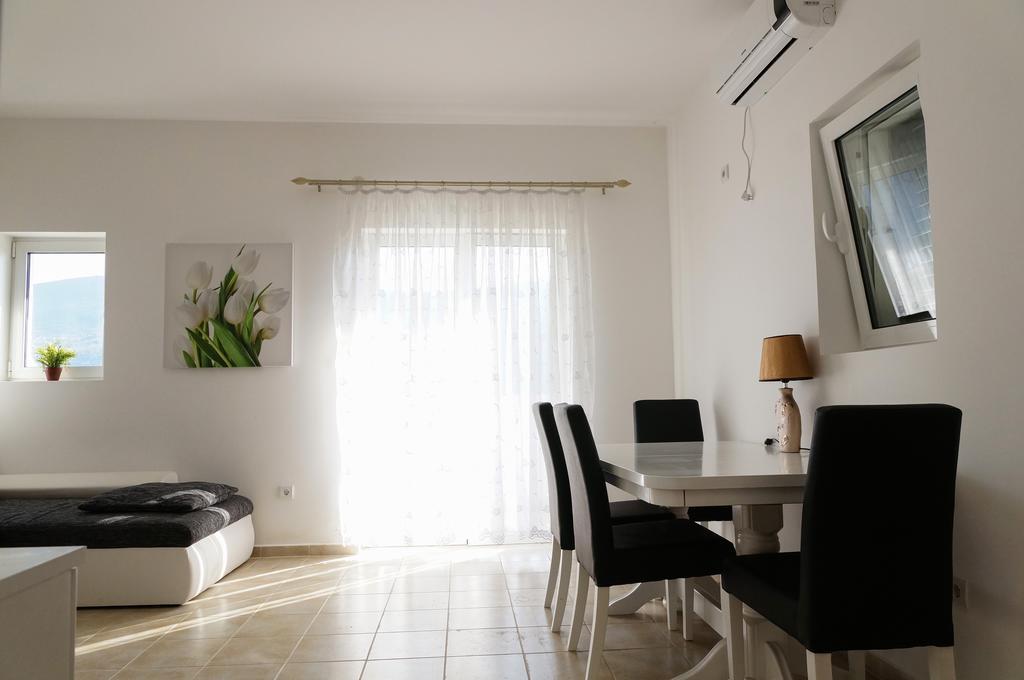 Apartment Begonia Of Kumbor Херцег-Новий Екстер'єр фото